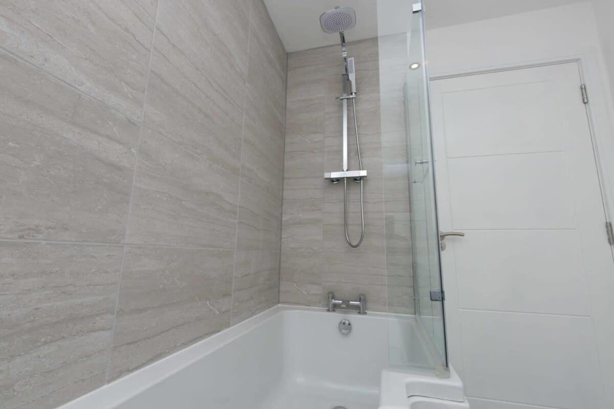 Stunning 2 Bedroom Apartment In Wallasey Buitenkant foto