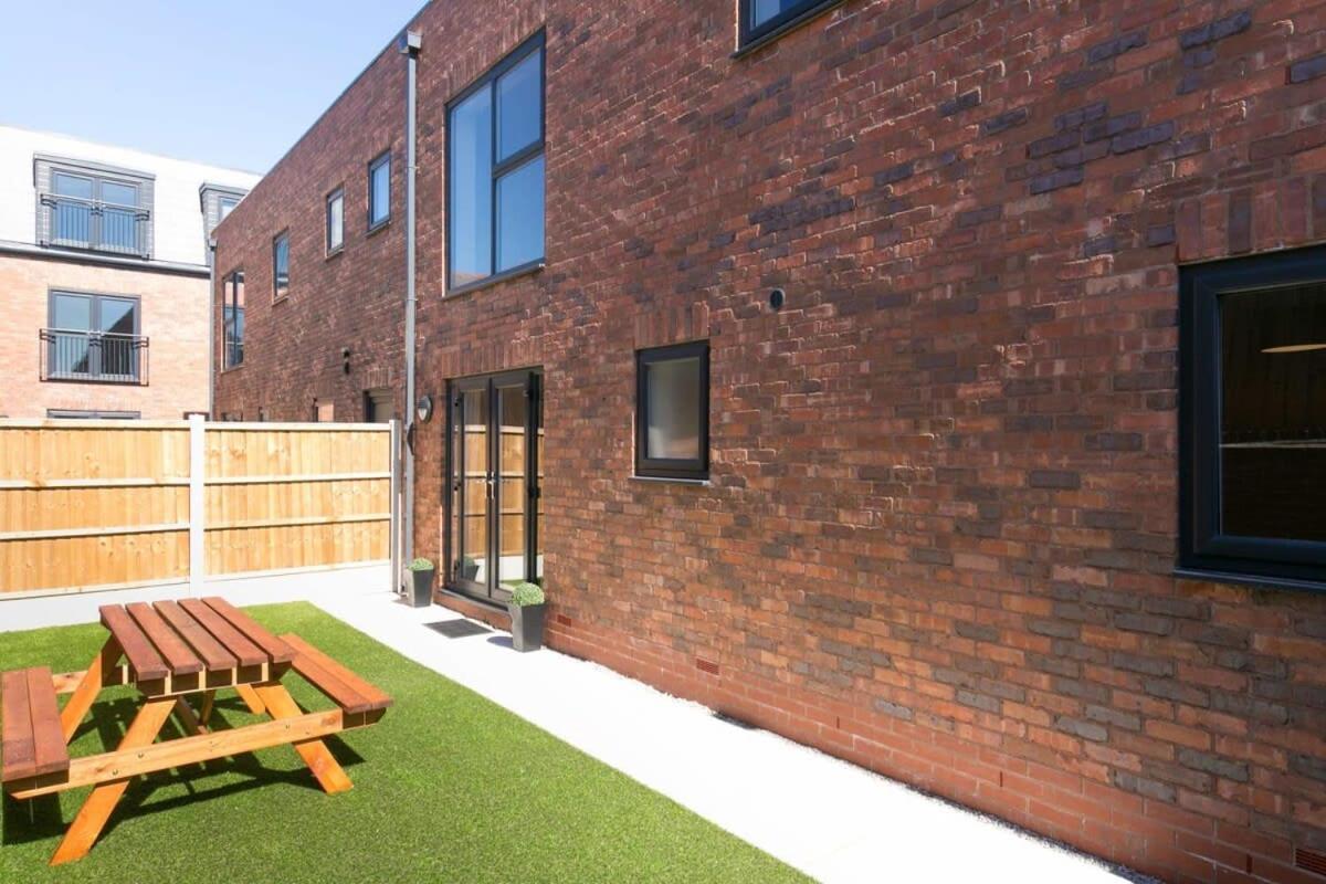 Stunning 2 Bedroom Apartment In Wallasey Buitenkant foto