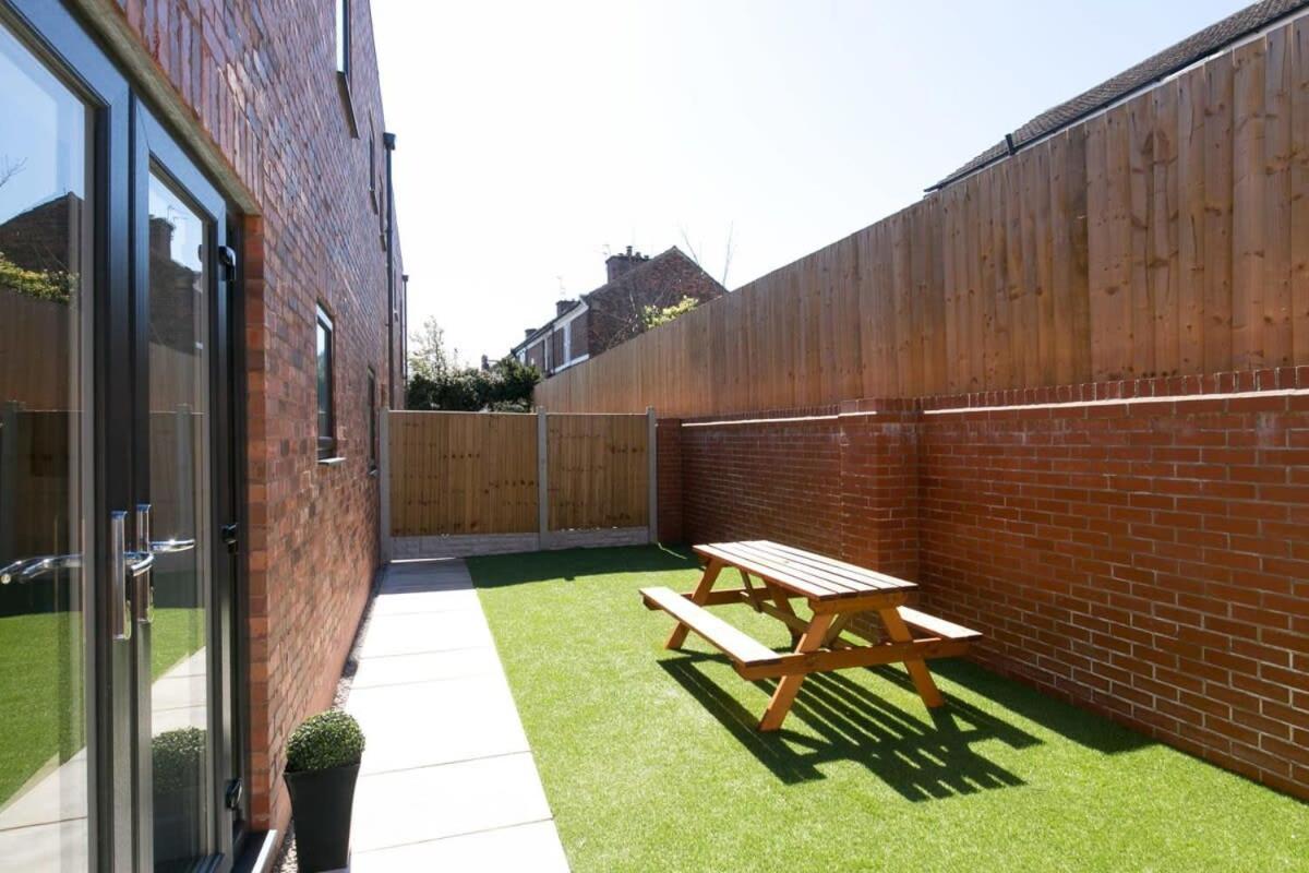 Stunning 2 Bedroom Apartment In Wallasey Buitenkant foto